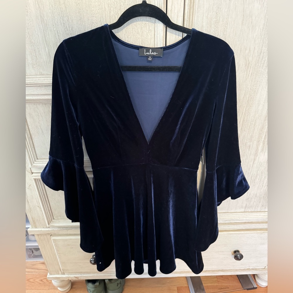 Lulu's blue velvet dress